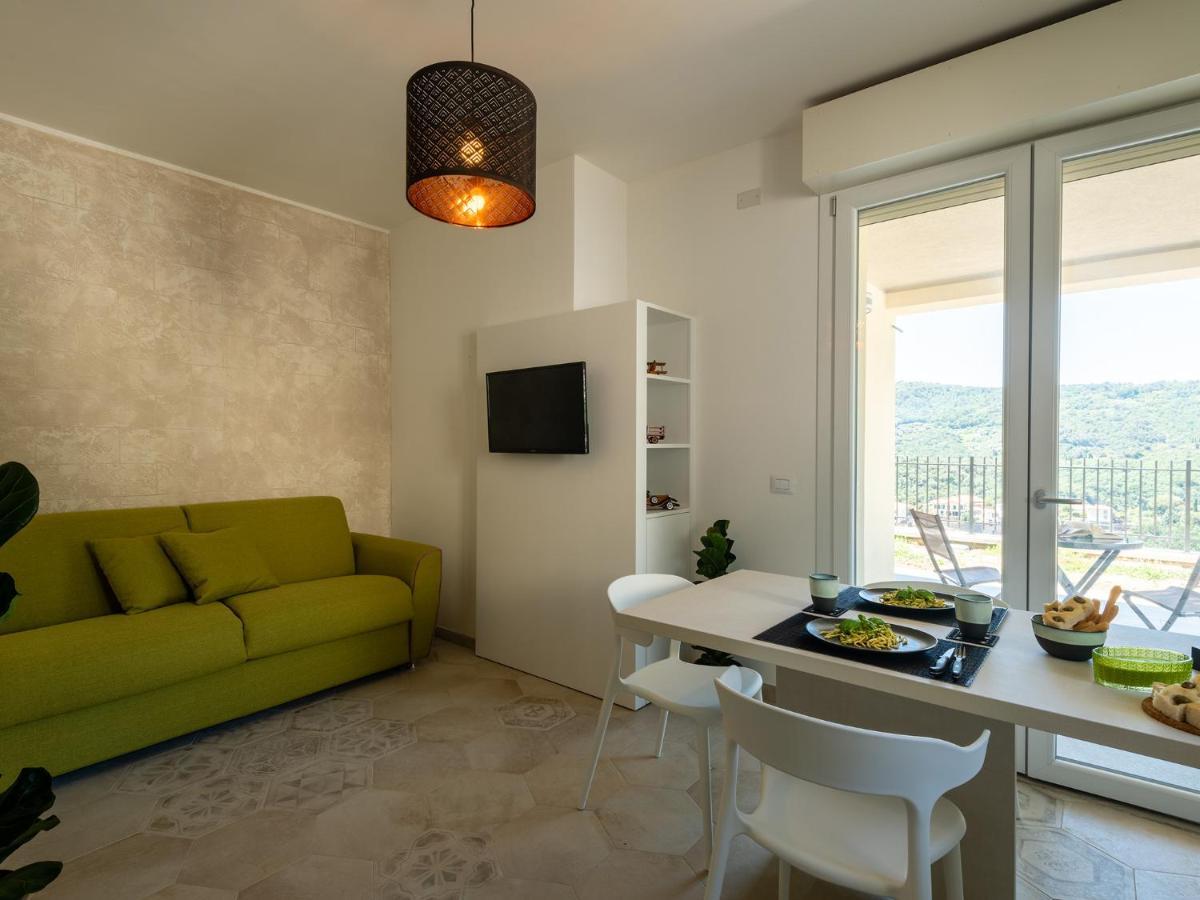 Villa Hanbury With Swimming Pool And Parking In Alassio Kültér fotó