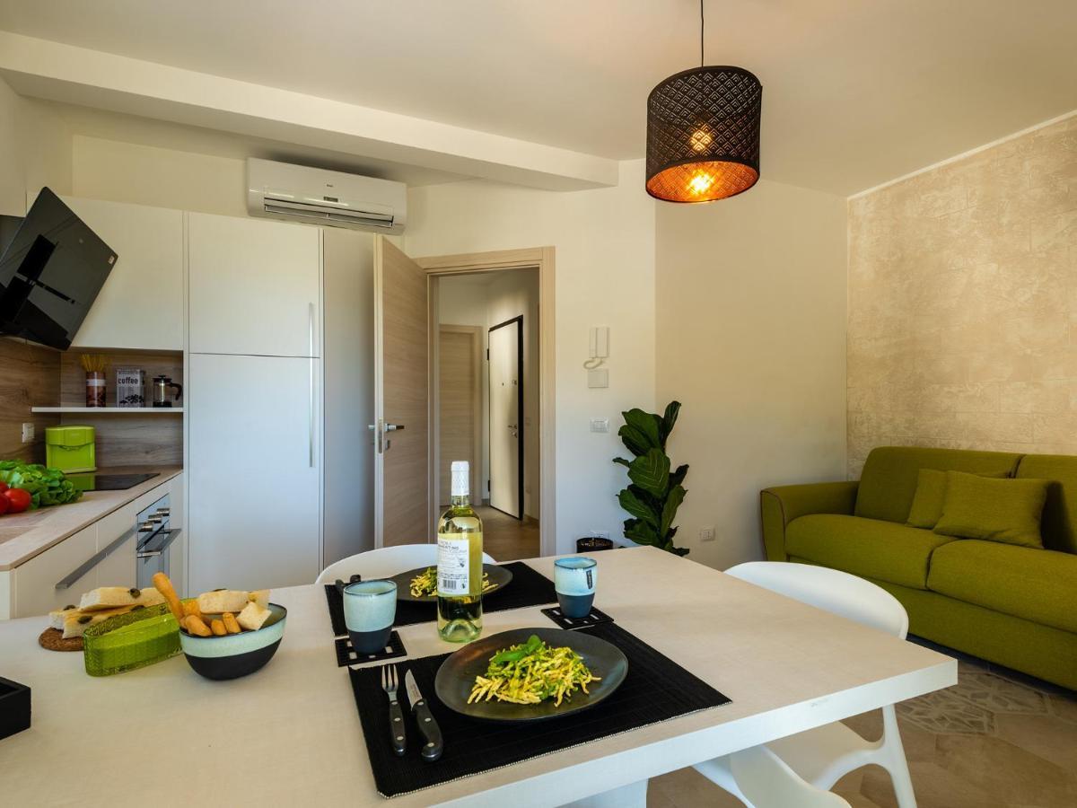 Villa Hanbury With Swimming Pool And Parking In Alassio Kültér fotó